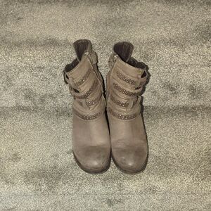 Chic Multi-Strap Ankle Boots in Taupe